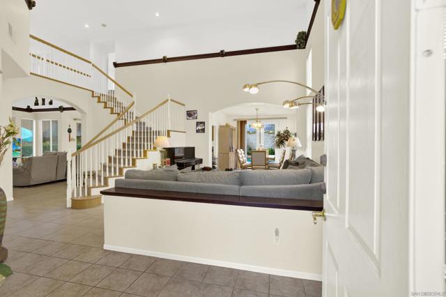 Image 4 of 39 For 12032 Caneridge Rd