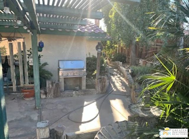 Image 25 of 27 For 40056 Silktree Court