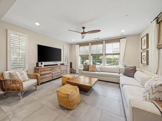 916 Camino Aldea, Chula Vista CA: https://media.crmls.org/mediaz/9c1ce6d8-2984-4831-92ef-c0a69c785ce6.jpg