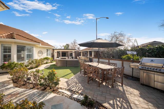 2180 Clearview Drive, Hollister CA: https://media.crmls.org/mediaz/9c1da976-cb30-4a43-892a-a1af1102d122.jpg