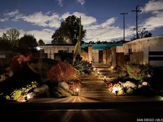2401 Canfield DR, La Habra CA: https://media.crmls.org/mediaz/9c1ea914-150f-4998-b290-f09ac38b2077.jpg