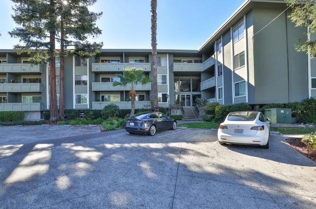 1458 Hudson Street, Redwood City CA: https://media.crmls.org/mediaz/9c1eede3-606e-4cfd-a454-46bd877eb012.jpg