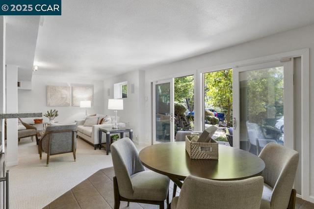 5 Kayser Ct, Walnut Creek CA: https://media.crmls.org/mediaz/9c1f2f67-d58c-461b-baaa-376911b5afc4.jpg