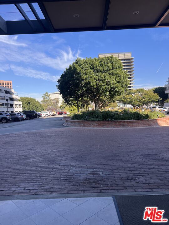 800 W 1st Street, Los Angeles CA: https://media.crmls.org/mediaz/9c1fb980-7d6e-439c-9d3b-f821ad66b2e2.jpg