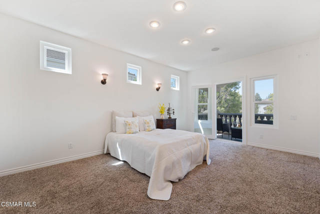 4126 Sterlingview Drive, Moorpark CA: https://media.crmls.org/mediaz/9c1fc2cd-9724-42c2-918a-e57f6b997c94.jpg