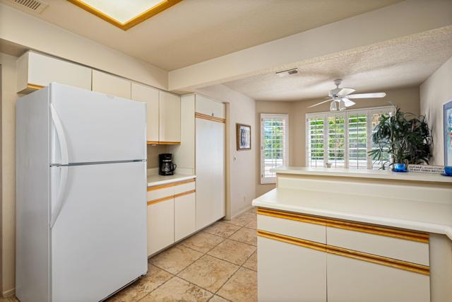 688 Vista Lago N Circle, Palm Desert CA: https://media.crmls.org/mediaz/9c2008bf-f972-44eb-a2f4-216efd450340.jpg