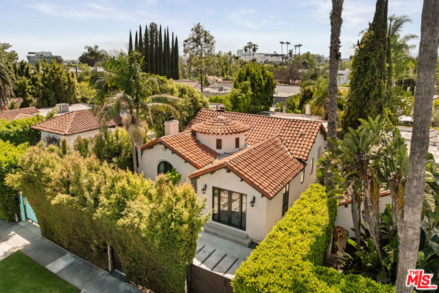 459 N Crescent Heights Boulevard, Los Angeles CA: https://media.crmls.org/mediaz/9c202d01-e87e-40be-8502-920bbfa48031.jpg