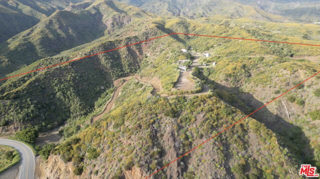 34550 Mulholland Highway, Malibu CA: https://media.crmls.org/mediaz/9c20ed67-ce7a-46e9-ad64-8eb03eae1e2f.jpg