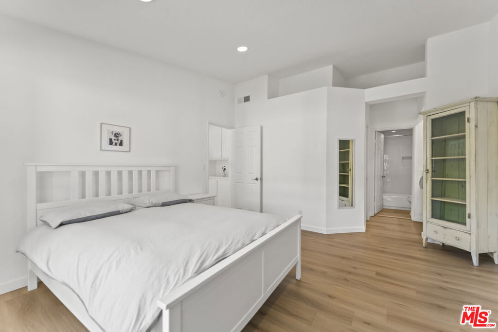 MLS #25494405 image #26