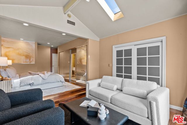 6319 Willowcrest Avenue, North Hollywood CA: https://media.crmls.org/mediaz/9c220eb4-78ef-4b46-aeb0-022cd6fd9110.jpg
