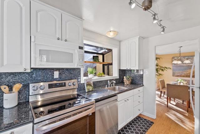 734 Seacliff Drive, Aptos CA: https://media.crmls.org/mediaz/9c224bcf-03b2-4ad4-a532-9d1038cb8a5c.jpg