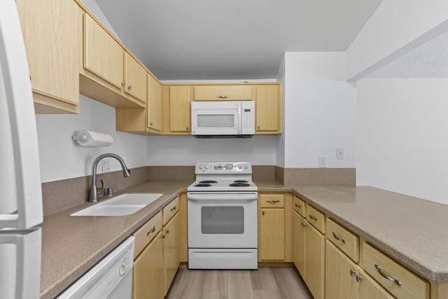 3550 Carter Drive, South San Francisco CA: https://media.crmls.org/mediaz/9c23652f-e5a1-43eb-9415-0e102ce9b60a.jpg