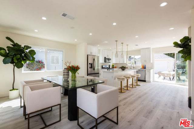 3827 S Victoria Avenue, View Park CA: https://media.crmls.org/mediaz/9c2385de-2a7f-4aec-8ba9-7867e62f1386.jpg