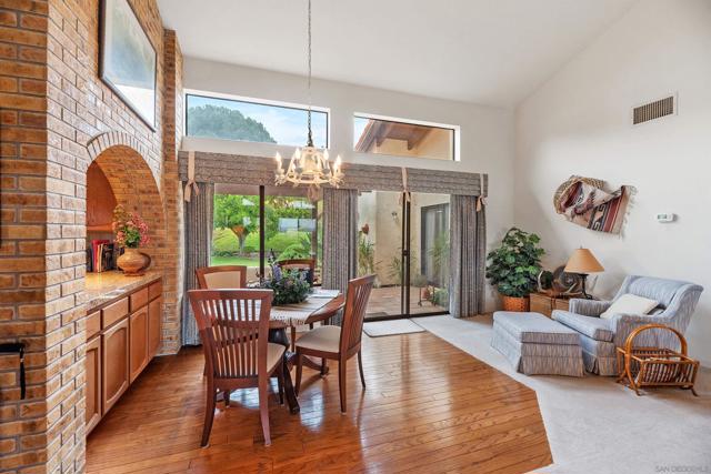 12982 Polvera Ct, San Diego CA: https://media.crmls.org/mediaz/9c2386f9-9383-4817-8b75-6cd3bbb248dd.jpg