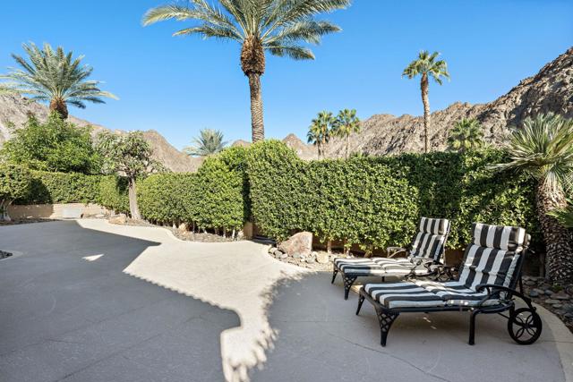 48543 Via Encanto, La Quinta CA: https://media.crmls.org/mediaz/9c245c83-02d0-42ce-94e5-daab2d1a2899.jpg