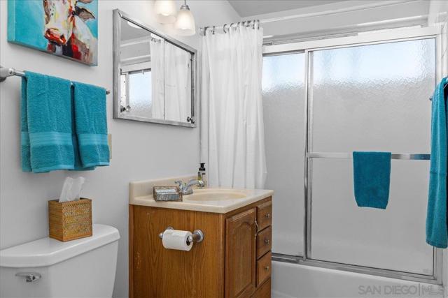 13752 Frame Rd, Poway CA: https://media.crmls.org/mediaz/9c246361-f479-4f51-9354-59d260eb67d2.jpg