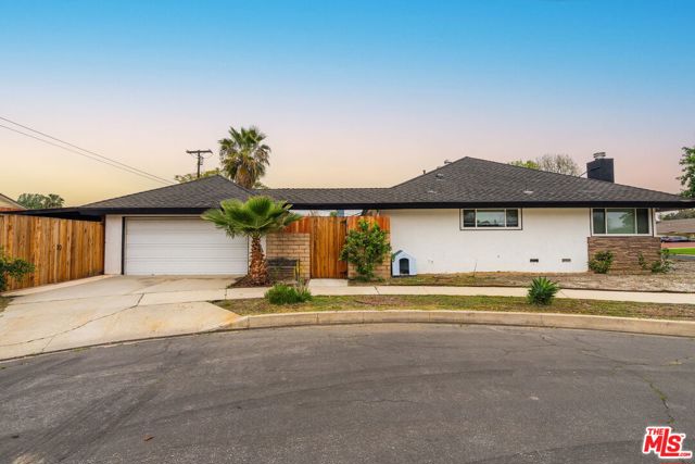 8901 Rubio Avenue, North Hills CA: https://media.crmls.org/mediaz/9c24c0fb-ef07-444b-89ec-c78d9dc3023d.jpg