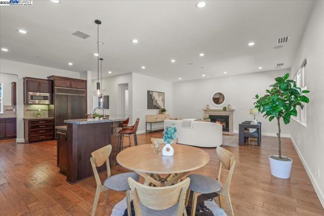 379 Felipe Cmn, Fremont CA: https://media.crmls.org/mediaz/9c24dd37-6670-4534-8e2c-a628d5fa6532.jpg