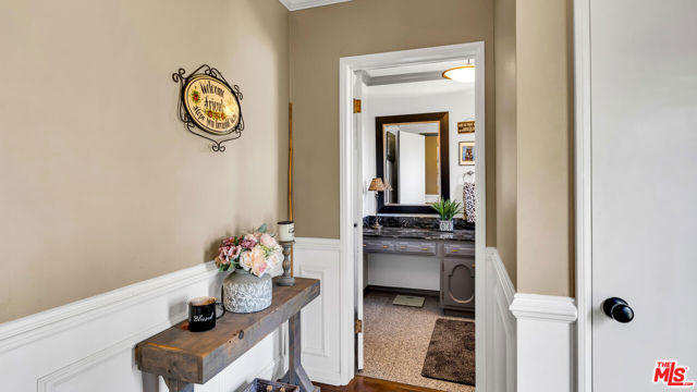 4559 Morella Avenue, Valley Village CA: https://media.crmls.org/mediaz/9c250be2-5cbb-4df2-b564-b70f85a23fd0.jpg