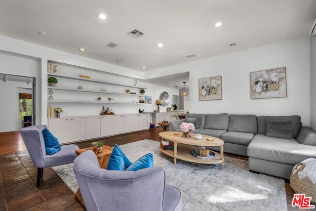 10321 Rochester Avenue, Los Angeles CA: https://media.crmls.org/mediaz/9c251bea-5d6b-44b4-bbdc-8e3ea9dc9e74.jpg