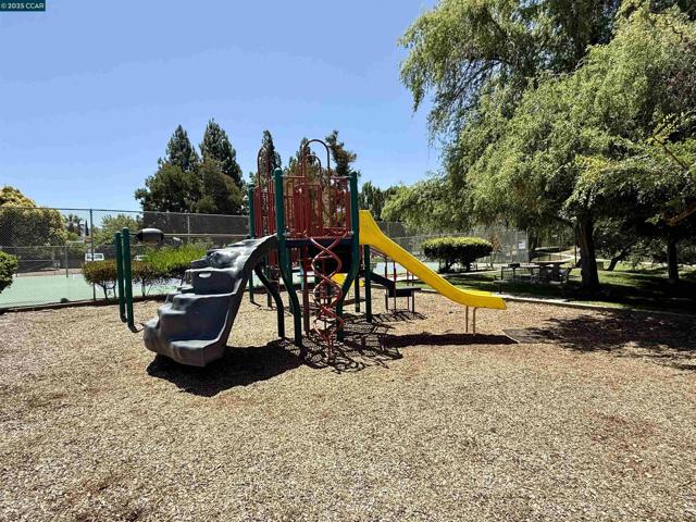 4513 Birch Bark Rd, Concord CA: https://media.crmls.org/mediaz/9c25ee58-d0a5-422e-81f1-1a9ae5ae5d40.jpg