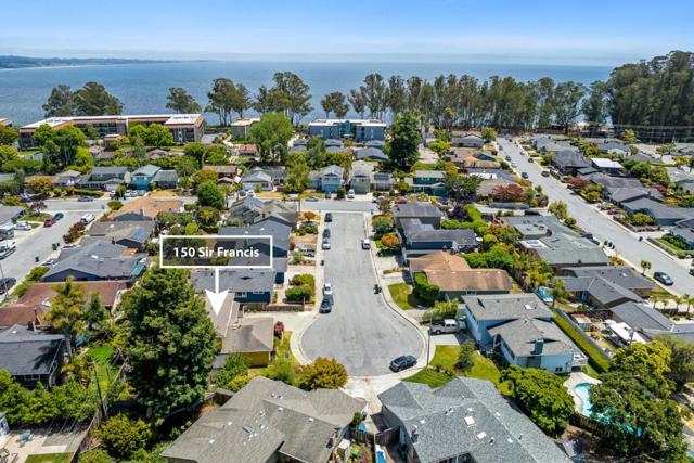 150 Sir Francis Court, Capitola CA: https://media.crmls.org/mediaz/9c25ff66-1593-4d4f-8389-6b6376389e03.jpg