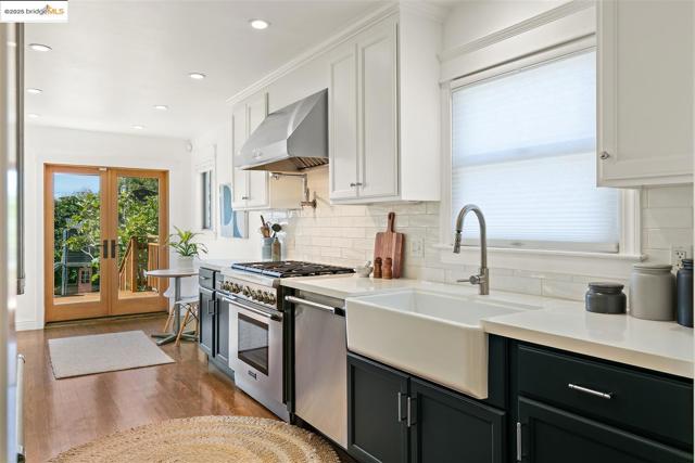 2310 Spaulding Ave, Berkeley CA: https://media.crmls.org/mediaz/9c264a77-c95c-4907-8e32-a5f8de8357b9.jpg