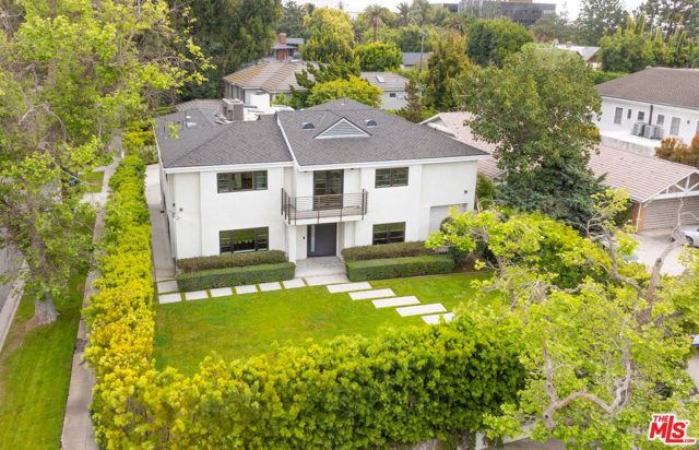 602 S Lucerne Boulevard, Los Angeles CA: https://media.crmls.org/mediaz/9c26672b-bafc-4c72-9d80-7c019e07e116.jpg