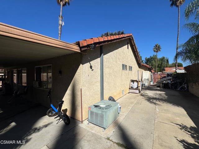 1459 Willowbrook Lane, Simi Valley CA: https://media.crmls.org/mediaz/9c26977b-d482-48ed-b3fb-17e3414b2816.jpg