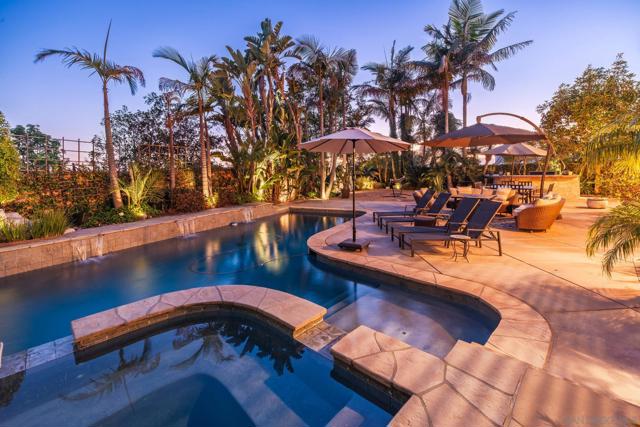 5255 Greenwillow Ln, San Diego CA: https://media.crmls.org/mediaz/9c273793-789e-4fcb-ad47-64bae0f697ca.jpg