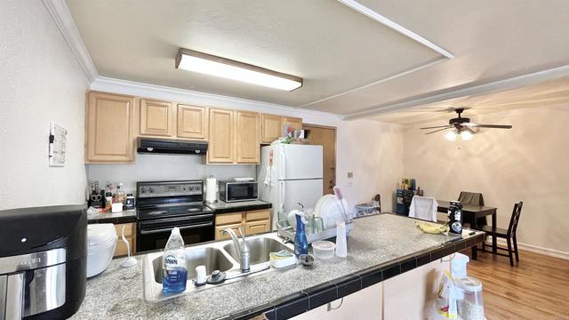 Image 18 of 39 For 8332 Regents Rd  B