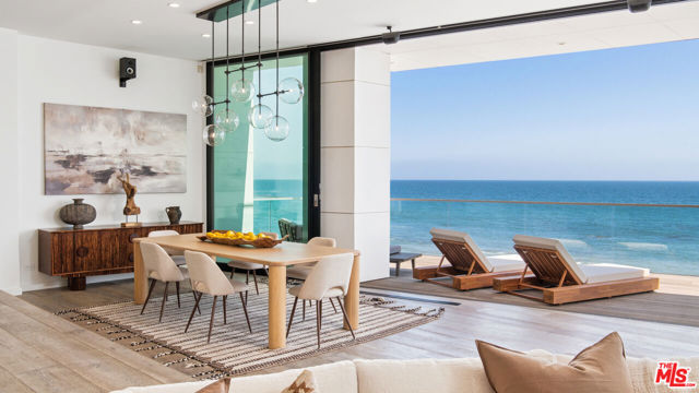 26814 Malibu Cove Colony Drive, Malibu CA: https://media.crmls.org/mediaz/9c27aa54-bd0d-4536-82e8-a572dc7615dc.jpg