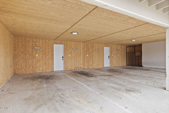 1132 1142 Pittsfield Lane, Ventura CA: https://media.crmls.org/mediaz/9c27de27-a2eb-49c6-b3a0-1ca90c9bcdb1.jpg