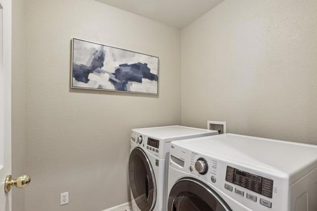 1460 Kyle Court, Tracy CA: https://media.crmls.org/mediaz/9c281b85-1fdc-47f7-b6aa-85462d6bca4a.jpg