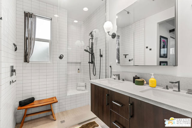 482 Paragon Loop, Palm Springs CA: https://media.crmls.org/mediaz/9c2839e6-79f6-480a-8662-cc93b3621233.jpg