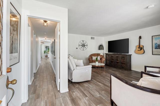 Detail Gallery Image 7 of 42 For 640 Mclain St, Escondido,  CA 92027 - 3 Beds | 2 Baths