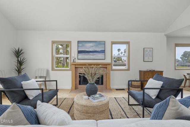 Detail Gallery Image 7 of 56 For 2351 Pierpont Bld, Ventura,  CA 93001 - 3 Beds | 2/1 Baths