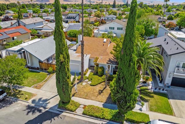 6326 Pearlroth Drive, San Jose CA: https://media.crmls.org/mediaz/9c29b954-5d42-4366-a4a3-5f4d51de1be8.jpg