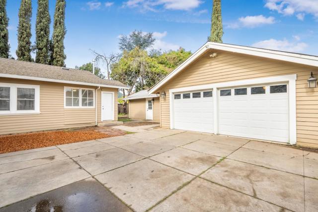395 E Dunne Avenue, Morgan Hill CA: https://media.crmls.org/mediaz/9c2a6854-6410-494a-bf20-8b2230a0e15a.jpg