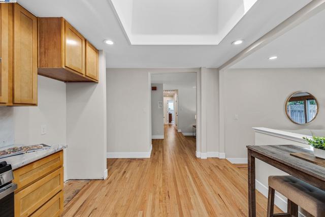 5041 Golden Rd, Pleasanton CA: https://media.crmls.org/mediaz/9c2ace4e-b311-4f10-b513-990f5dd13fa5.jpg