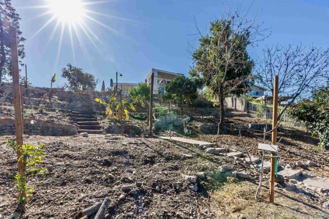 9226 Briercrest Dr, La Mesa CA: https://media.crmls.org/mediaz/9c2ad1f7-8bf8-4db9-9e86-3add462d1733.jpg