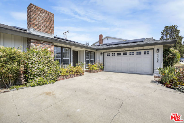 2735 Beth Place, Simi Valley CA: https://media.crmls.org/mediaz/9c2afc5b-55bb-47a0-b1ff-9cd02fe17ee7.jpg