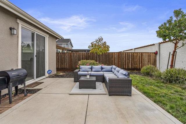 256 Copperleaf Lane, San Juan Bautista CA: https://media.crmls.org/mediaz/9c2b5132-583f-4ec7-b5ac-4f6baf44bfb6.jpg