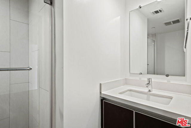 120 S Orlando Avenue, Los Angeles CA: https://media.crmls.org/mediaz/9c2b83c7-ce81-4c85-9848-83a41e764e4e.jpg