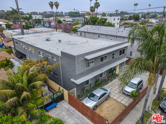 5511 Smiley Drive, Los Angeles CA: https://media.crmls.org/mediaz/9c2b8e15-ea49-473d-9d4c-b2c400b7875f.jpg