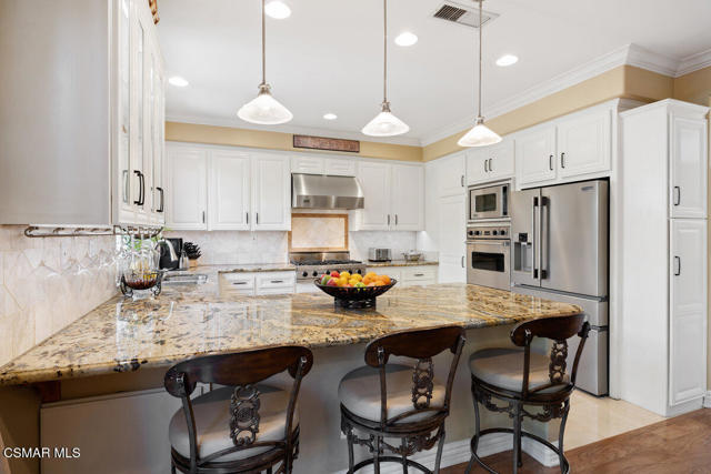 2787 Stonecutter Street, Thousand Oaks CA: https://media.crmls.org/mediaz/9c2bdd41-6136-4753-a411-ae45ba856485.jpg