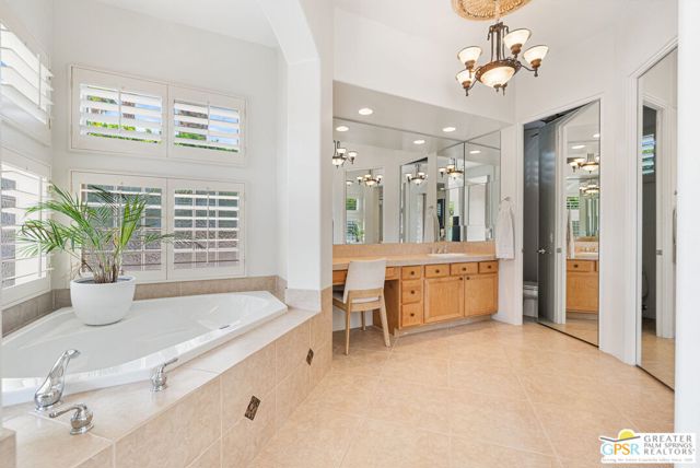 2 Via Elegante, Rancho Mirage, CA 92270