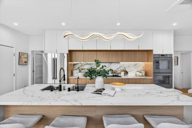 747 W Washington Avenue, Sunnyvale CA: https://media.crmls.org/mediaz/9c2d7de0-3784-4ceb-b5d3-08587ba37b8e.jpg