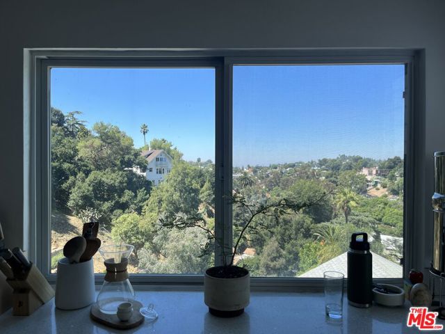 2225 1/2 Lake Shore Avenue, Los Angeles CA: https://media.crmls.org/mediaz/9c2e17f2-f922-4e94-b6b9-cfc83da17247.jpg