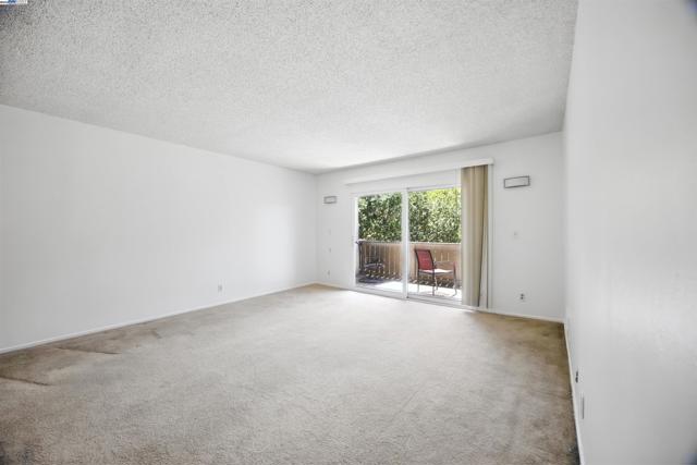 1321 Webster St, Alameda CA: https://media.crmls.org/mediaz/9c2fe8bd-cbd3-4715-a9c4-2d9c1c0615e1.jpg